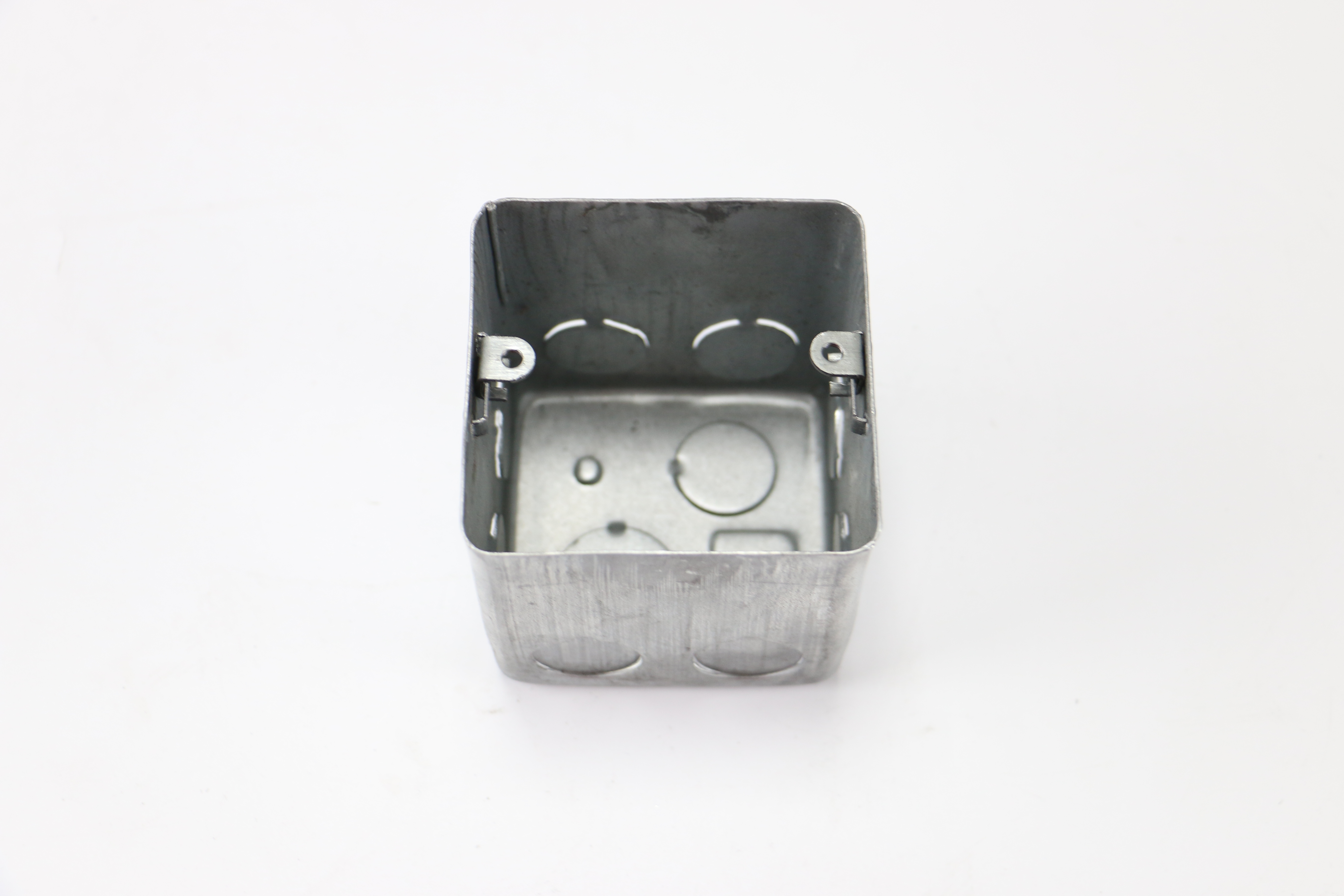 鍍鋅86線(xiàn)盒的特點(diǎn)是什么